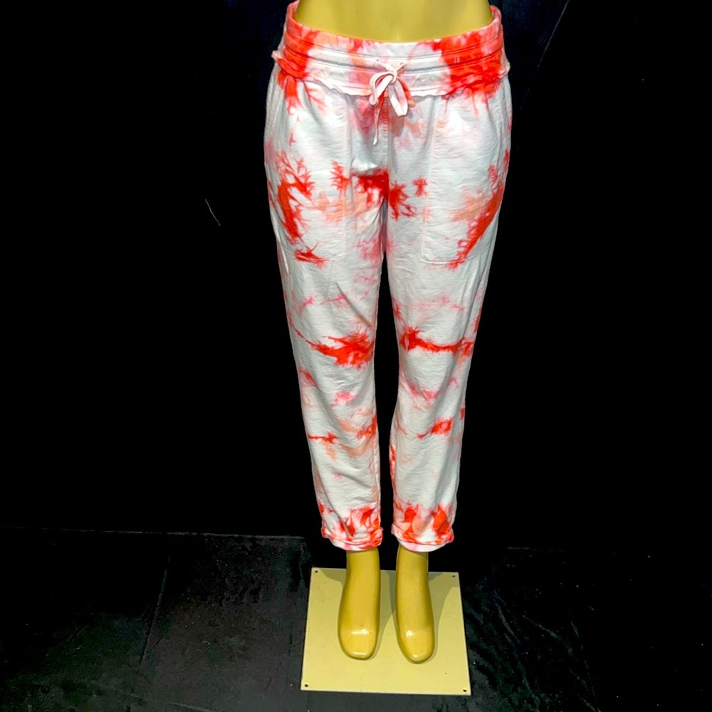 Splendid white & Coral joggers!